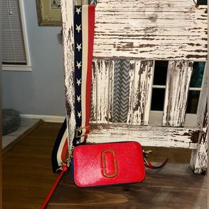 Marc Jacob’s crossbody bag.